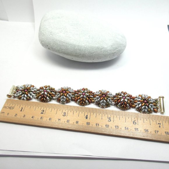 Hand woven Metallic Medallion bracelet - Picture 5 of 9